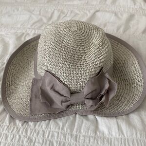 Lauren Conrad hat